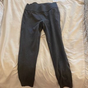AIRism gray leggings size medium